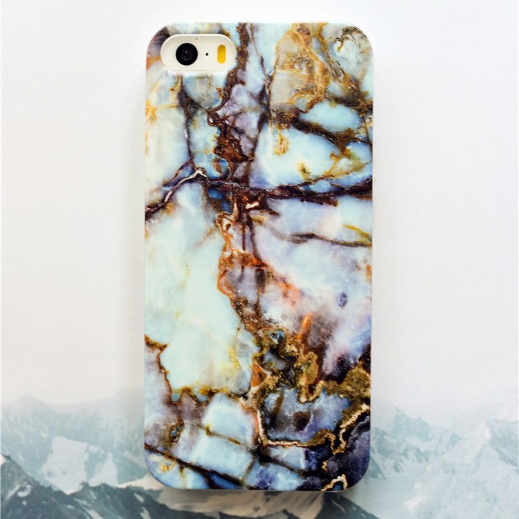 Funda para iPhone con mineral dorado